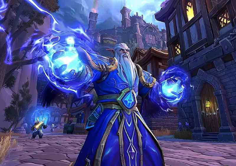 Gnome mage in blue robes and armo